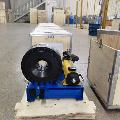 Аттестованный CE размер машины ручного шланга 200KG гофрируя 550 x 670 x 555 Mm