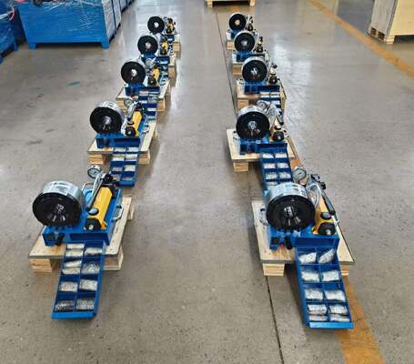 1 Inch Manual Hydraulic Hose Crimping Machine Crimping Range From 6mm To 25mm Without Voltage With 7 Dies For Hydraulic Applications Different Pressure From 31.5 Mpa To 60 Mpa As Client Demand